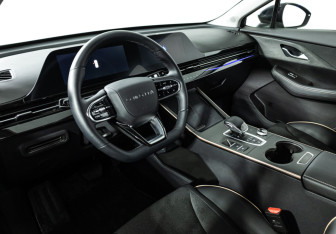 Подержанный автомобиль Omoda C5 2024 года (11 фото)