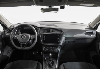 Подержанный автомобиль Volkswagen Tiguan 2017 года (10 фото)