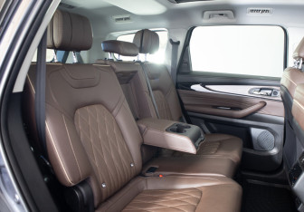 Подержанный автомобиль Exeed VX 2023 года (15 фото)