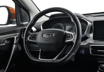 Подержанный автомобиль Geely Coolray 2020 года (14 фото)