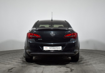 Подержанный автомобиль Opel Astra Hatchback 2012 года (6 фото)