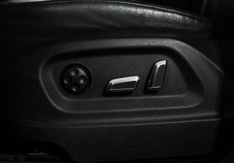 Подержанный автомобиль Audi Q5 2012 года (18 фото)