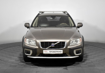 Подержанный автомобиль Volvo XC70 2008 года (2 фото)