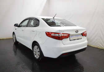 Подержанный автомобиль Kia Rio Sedan 2013 года (7 фото)