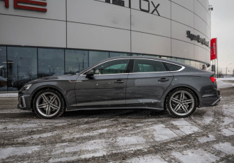 Подержанный автомобиль Audi A5 Liftback 2021 года (10 фото)