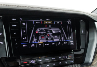 Подержанный автомобиль Volkswagen Touareg 2019 года (26 фото)