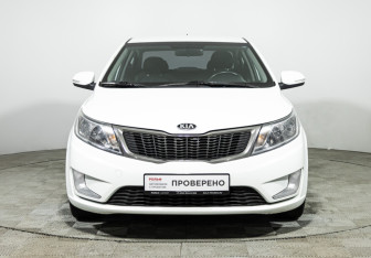 Подержанный автомобиль Kia Rio Sedan 2014 года (2 фото)