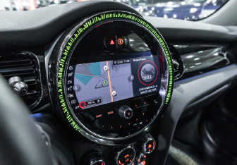 Подержанный автомобиль MINI Hatch 2021 года (22 фото)