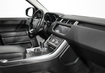 Подержанный автомобиль Land Rover Range Rover Sport 2017 года (13 фото)