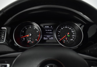 Подержанный автомобиль Volkswagen Jetta Sedan 2018 года (13 фото)