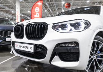 Подержанный автомобиль BMW X4 2020 года (5 фото)