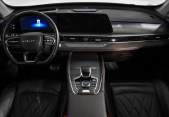 Подержанный автомобиль Chery Tiggo 8 Pro Max 2023 года (16 фото)