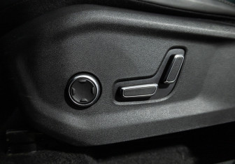 Подержанный автомобиль Geely Monjaro 2023 года (15 фото)