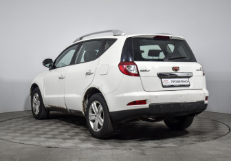 Подержанный автомобиль Geely Emgrand X7 2015 года (7 фото)