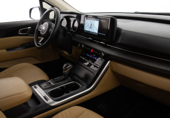 Подержанный автомобиль Kia Carnival 2021 года (24 фото)