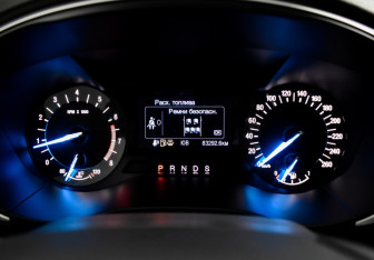 Подержанный автомобиль Ford Mondeo Sedan 2017 года (19 фото)