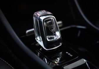 Подержанный автомобиль Volvo XC40 2019 года (20 фото)