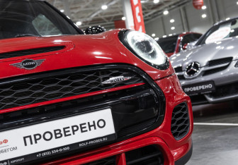 Подержанный автомобиль MINI Hatch 2019 года (4 фото)