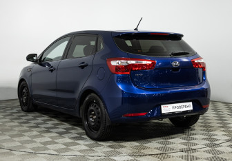 Подержанный автомобиль Kia Rio Hatchback 2014 года (7 фото)