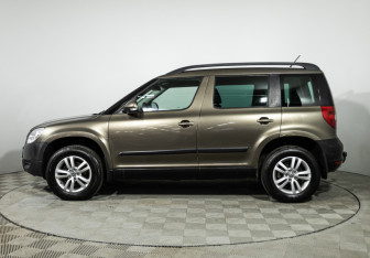 Подержанный автомобиль Skoda Yeti 2012 года (8 фото)