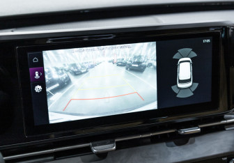 Подержанный автомобиль Kia Carnival 2021 года (30 фото)