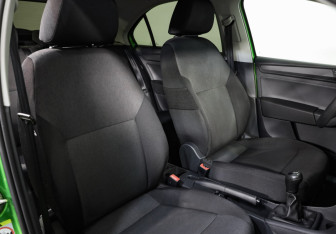 Подержанный автомобиль Skoda Rapid Liftback 2018 года (16 фото)