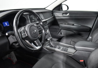 Подержанный автомобиль Kia Optima Sedan 2018 года (9 фото)
