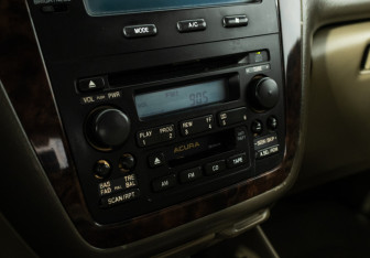 Подержанный автомобиль Acura MDX 2001 года (18 фото)