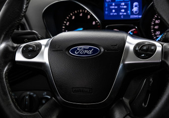 Подержанный автомобиль Ford Kuga 2013 года (11 фото)