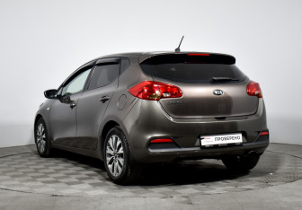 Подержанный автомобиль Kia Ceed Hatchback 2012 года (7 фото)