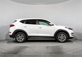 Подержанный автомобиль Hyundai Tucson 2017 года (4 фото)