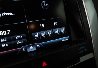 Подержанный автомобиль Ford Explorer 2014 года (17 фото)