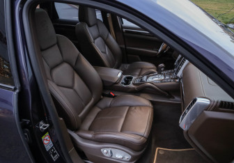 Подержанный автомобиль Porsche Cayenne 2016 года (30 фото)