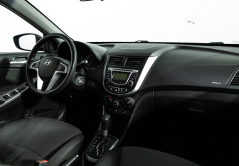 Подержанный автомобиль Hyundai Solaris Sedan 2013 года (9 фото)