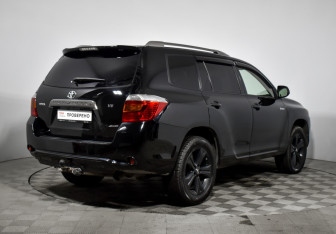 Подержанный автомобиль Toyota Highlander 2008 года (5 фото)