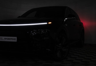 Подержанный автомобиль LiXiang L6 2024 года (29 фото)