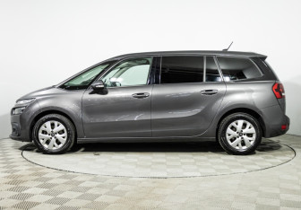 Подержанный автомобиль Citroen C4 SpaceTourer 2019 года (8 фото)