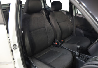 Подержанный автомобиль Skoda Fabia Hatchback 2013 года (19 фото)