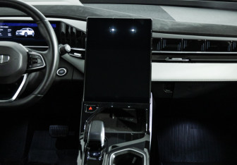 Подержанный автомобиль Geely Atlas 2023 года (14 фото)