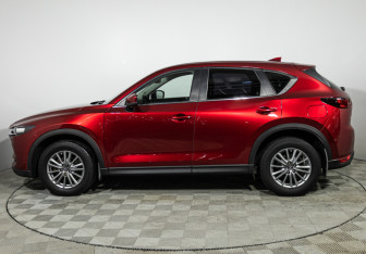Подержанный автомобиль Mazda CX-5 2017 года (8 фото)