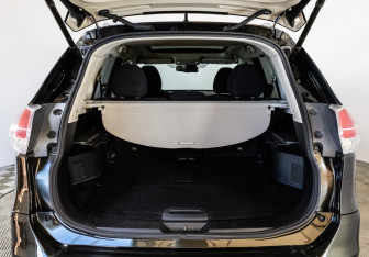 Подержанный автомобиль Nissan X-Trail 2016 года (25 фото)