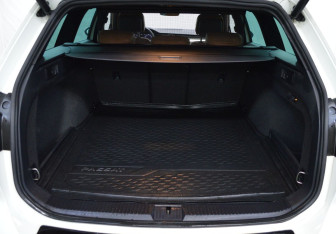 Подержанный автомобиль Volkswagen Passat Wagon 2019 года (18 фото)