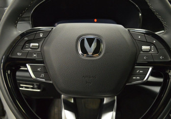 Подержанный автомобиль Changan CS95 2023 года (15 фото)