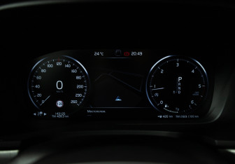 Подержанный автомобиль Volvo V90 2020 года (12 фото)