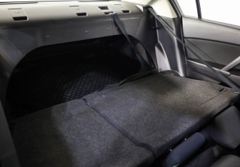 Подержанный автомобиль Mazda 3 Sedan 2011 года (22 фото)