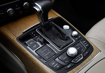 Подержанный автомобиль Audi A7 2011 года (17 фото)