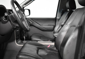 Подержанный автомобиль Nissan Pathfinder 2007 года (15 фото)