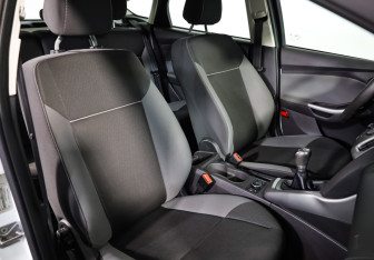 Подержанный автомобиль Ford Focus Hatchback 2013 года (19 фото)