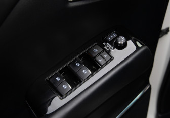 Подержанный автомобиль Toyota Alphard 2019 года (26 фото)
