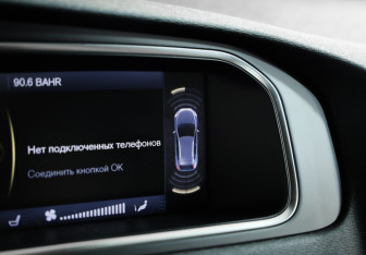 Подержанный автомобиль Volvo V40 Cross Country 2014 года (12 фото)